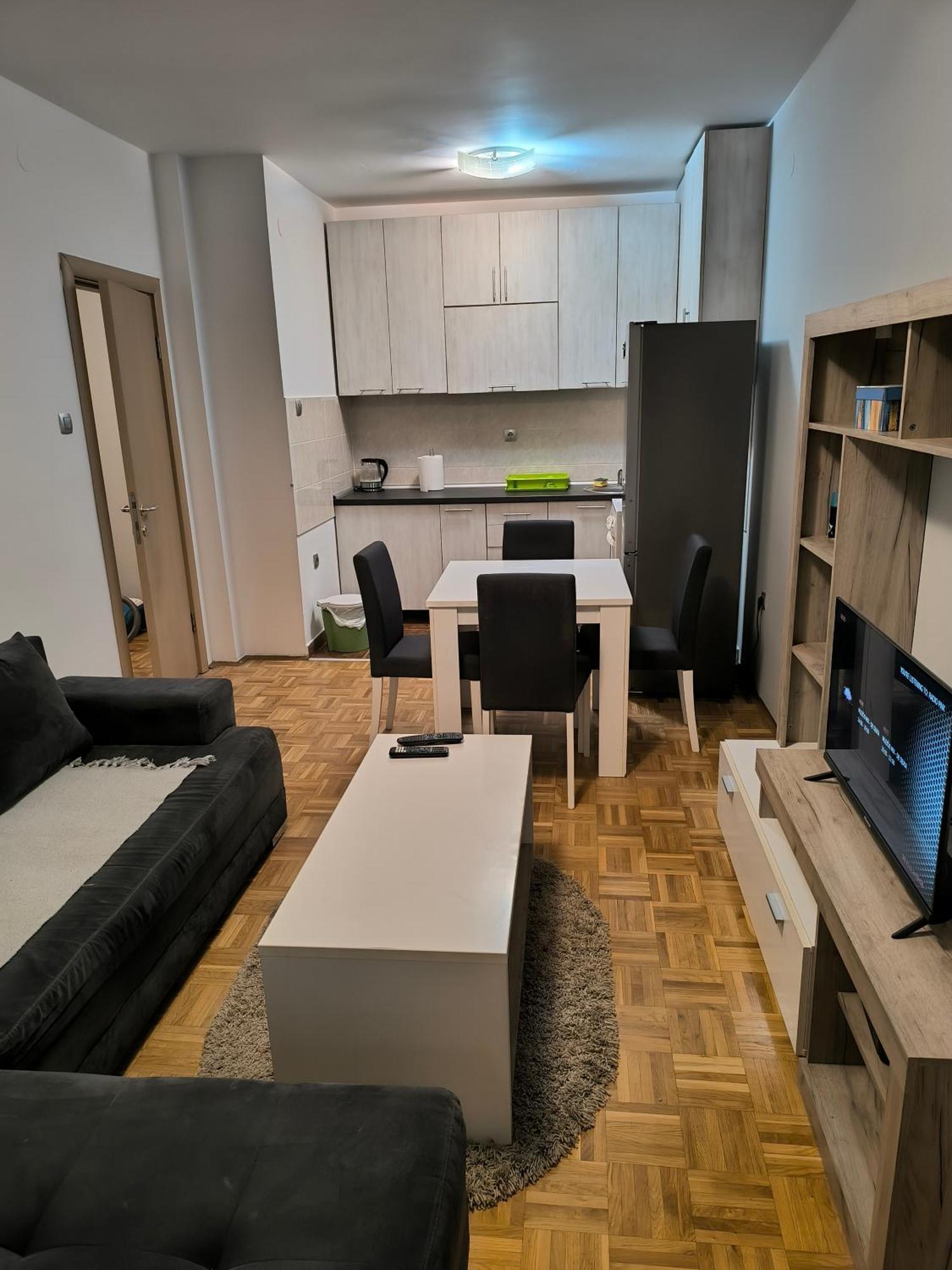 Oaza Mira + Free Parking Apartment Нови Сад Екстериор снимка